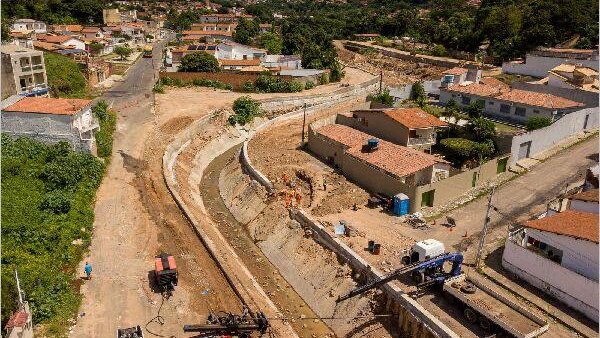 Prefeito André Barreto anuncia avanço das obras do Canal do Rio Granjeiro, com 58% de execução