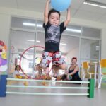 Espaço de acolhimento infantil preparado em instituição de ensino