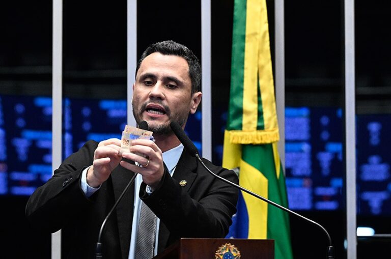 Senador Cleitinho em pronunciamento no Plenário do Senado