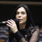 Deputada Geovania de Sá durante atividade na Câmara