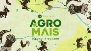 Área de exposição agropecuária com animais e visitantes na Expocrato