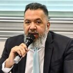 Ex-prefeito de Belford Roxo continuará preso após operação que mira lavagem de dinheiro