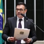 Deputado Raniery Paulino durante atividade na Câmara