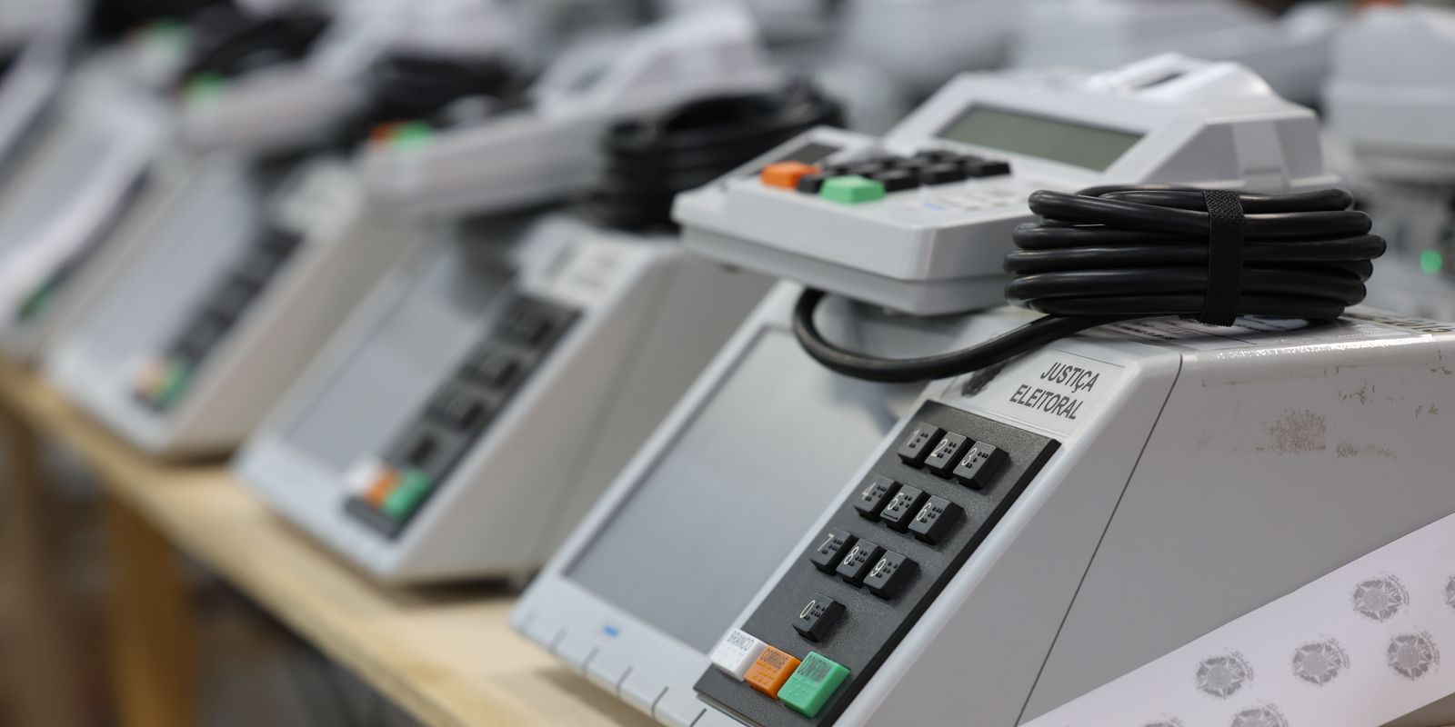 Preparação de urnas eletrônicas para uma eleição
