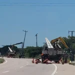 Equipe atua em trecho de rodovia com rede elétrica no Ceará