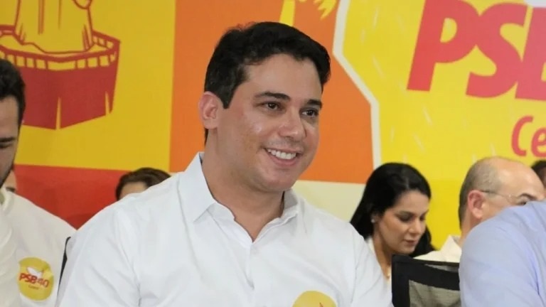 Júnior Mano afirma que apoio de prefeitos é resultado de ações do mandato 10 Júnior Mano afirma que apoio de prefeitos é resultado de ações do mandato