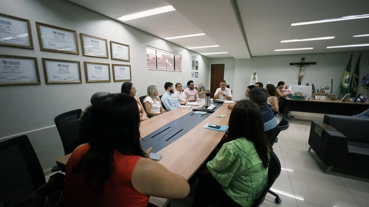 Vitória dos professores temporários e participação no XI Congresso da FETAMCE marcam a semana do SINDSMCRATO