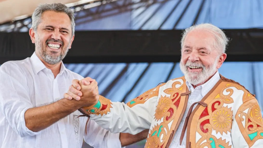 Lideranças do PT em ato político no Ceará