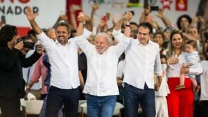 Imagem de Presenca de Lula reforca lancamento da campanha de Elmano no Ceara
