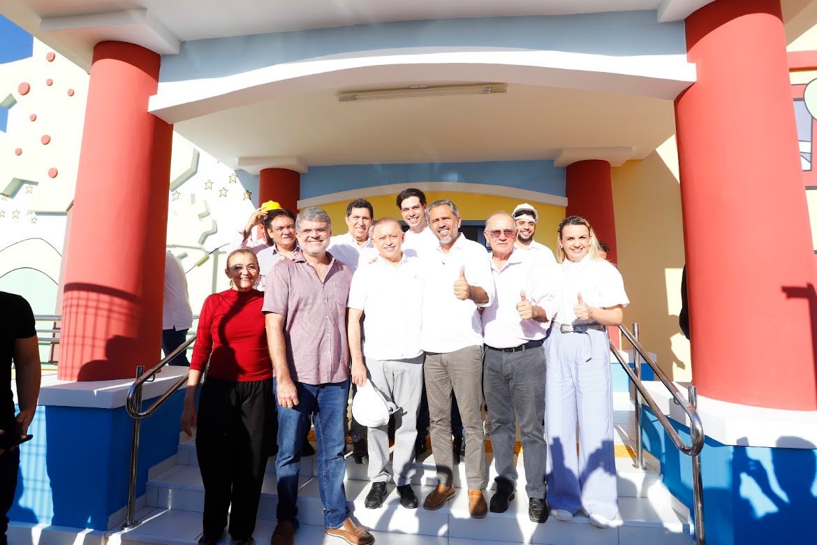 Imagem complementar de De Assis Diniz acompanha Elmano em visita a obras em Erere, Potiretama e Alto Santo