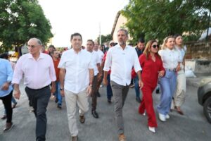 Imagem de De Assis Diniz acompanha Elmano em visita a obras em Erere, Potiretama e Alto Santo