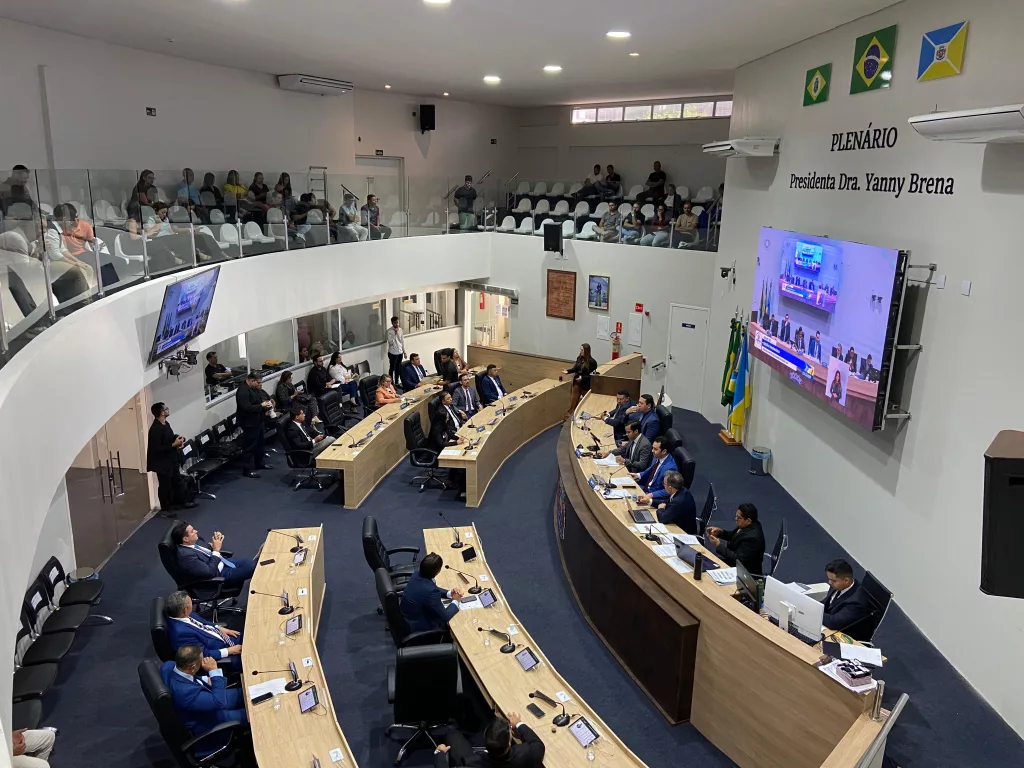 Câmara de Juazeiro do Norte realiza audiência pública para discutir Plano Nacional de Educação 1 P09 - Audiência pública sobre educação - 01