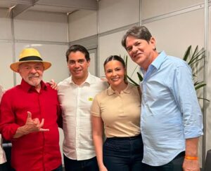 Júnior Mano e Giordanna têm encontro com Lula em convenção de Elmano