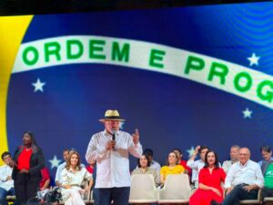 Lula se lança à reeleição, defende pauta trabalhista e reforça defesa da soberania