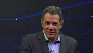 Haddad derrota Tarcísio no debate da Band e destaca apoio de Lula a São Paulo