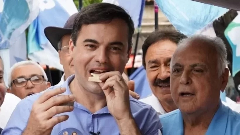 Prefeito de Maracanaú, Roberto Pessoa, adere à chapa Wagner e Luizianne para o Senado 1 WhatsApp Image 2026-08-19 at 08.46.59