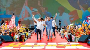 Vamos tirar os bandidos e devolver os territórios ao povo do Rio, diz Lula