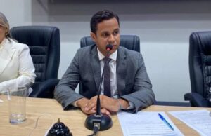 Felipe Vasques pede licença sem salário da Câmara de Juazeiro do Norte para concorrer a deputado estadual