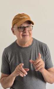 Tiago Araripe celebra 75 anos com shows quinta, 3/9, na Vila da Música, no Crato, e sexta, 4/9, no Teatro Sesc Patativa do Assaré, em Juazeiro do Norte, lançando livro e disco