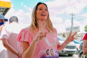 Giordanna Mano lança campanha para deputada federal no Cariri com adesivaço em Juazeiro do Norte