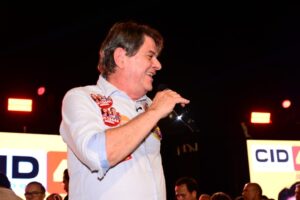 Cid Gomes explica estratégia de voto para o Senado e pede prioridade a Luizianne Lins