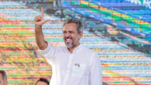 Elmano de Freitas participa de agenda pública no Ceará