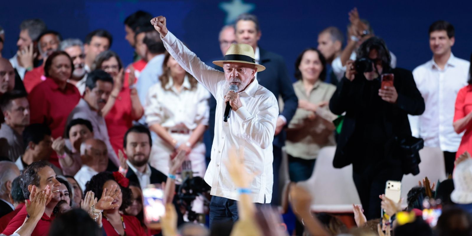 Lula discursa durante convenção que oficializou sua candidatura à reeleição em 2026.