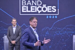 Tarcísio de Freitas e Fernando Haddad em montagem que ilustra a disputa pelo governo de São Paulo