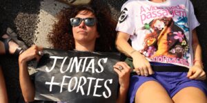 Mulheres participam de manifestação pública por direitos