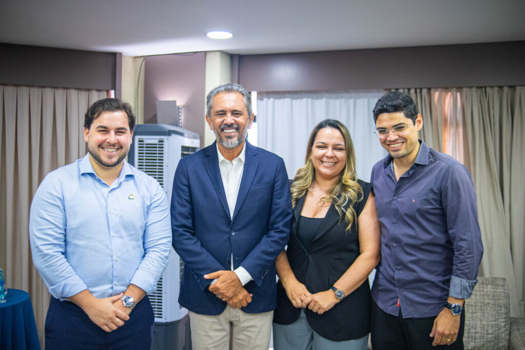 AJE Fortaleza reúne cerca de 100 pessoas em almoço com Elmano de Freitas para discutir desenvolvimento do Ceará 1 EDIT AJE 02-09-130