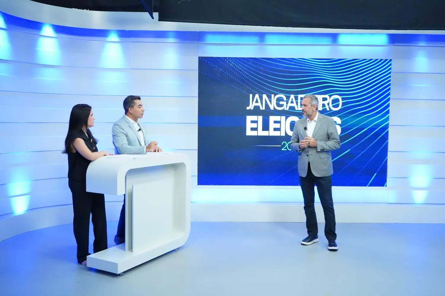 Em sabatina, Elmano destaca combate ao crime, avanços na segurança pública e contratação de mais 6 mil profissionais 2 Imagem complementar de Em sabatina, Elmano 13 destaca combate ao crime, avanços na segurança pública e contratação de mais 6 mil profissionais