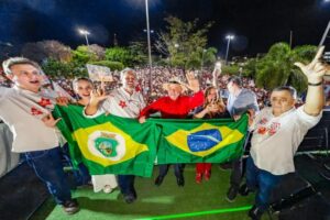 Lula lembra 716 mil mortos e diz que povo deve rejeitar o legado negacionista de Bolsonaro