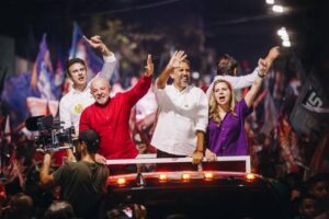 Em Juazeiro, Lula deixa claro: “Quem está comigo é o Elmano”