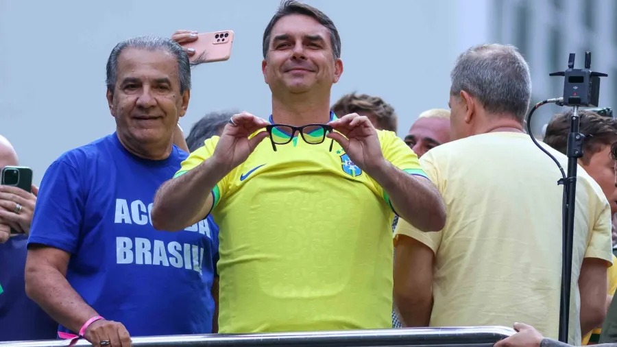 A política das acusações: Flávio Bolsonaro, as mentiras e o caso de Nossa Senhora Aparecida 1 WhatsApp Image 2026 09 28 at 06.29.47