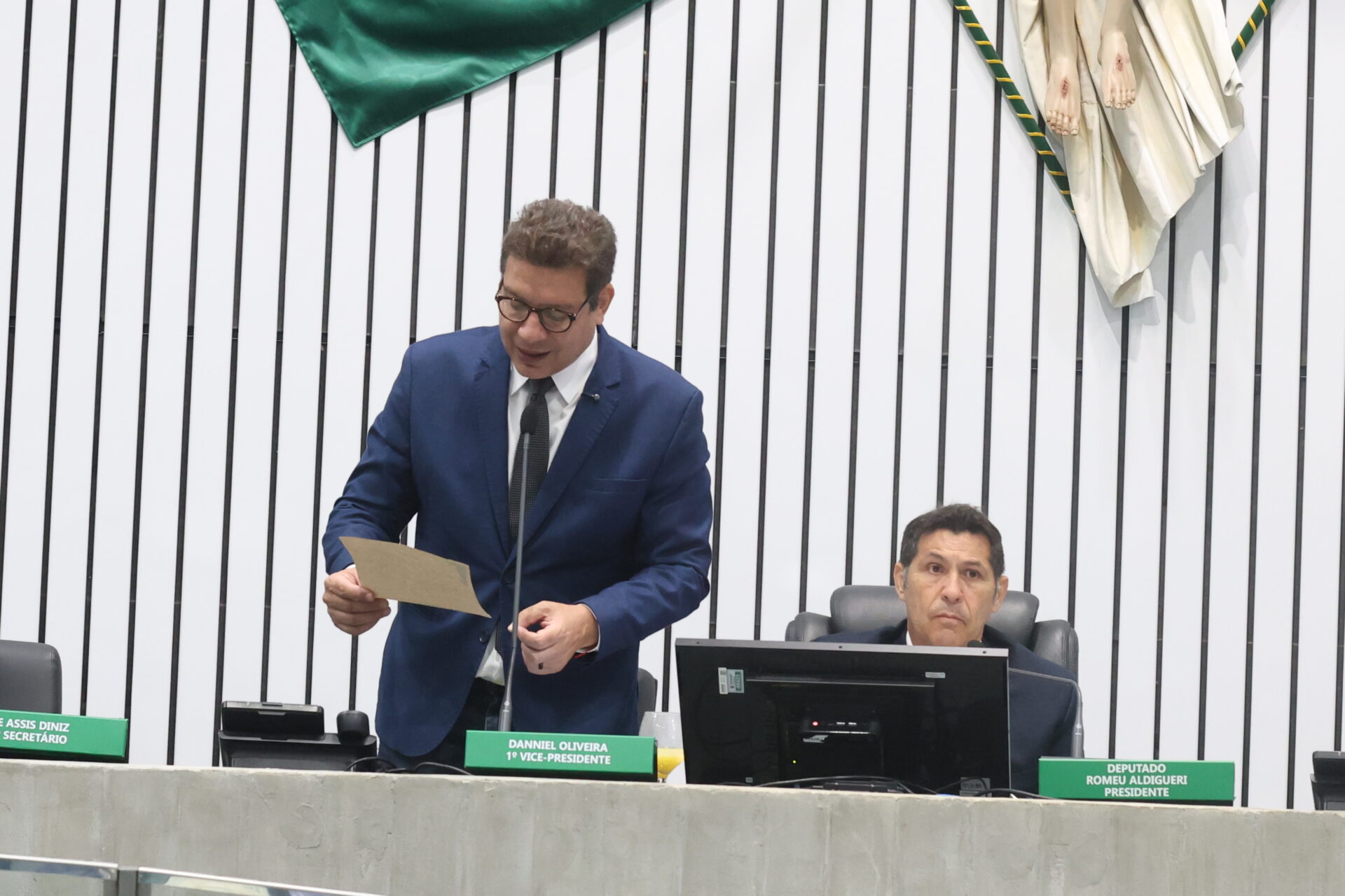 Alece aprova novas regras para expansão do Cinturão Digital 1 Deputados conduzem sessão no plenário da Assembleia Legislativa do Ceará
