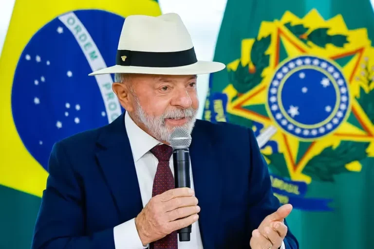 Sai nova pesquisa Quaest: Lula lidera com folga e Augusto Cury cresce, mas ainda não ameaça Flávio Bolsonaro