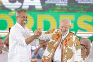 Imagem complementar de Lula no Cariri: presença presidencial coloca campanha de Elmano no centro da disputa pelo Ceará