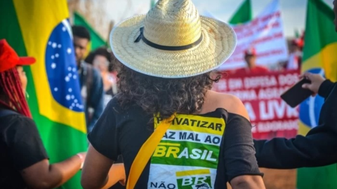 p05 editorial privatizacao