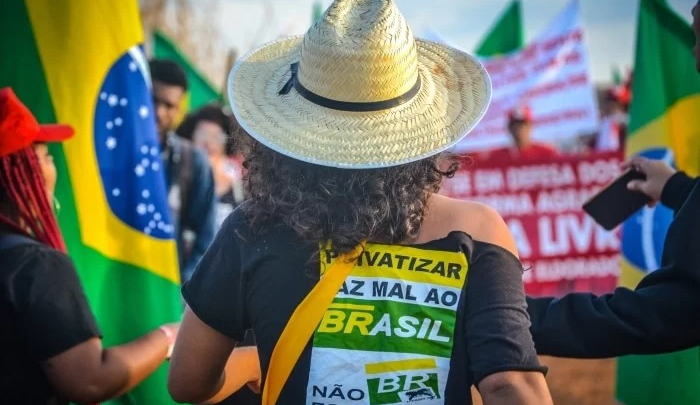p05 editorial privatizacao