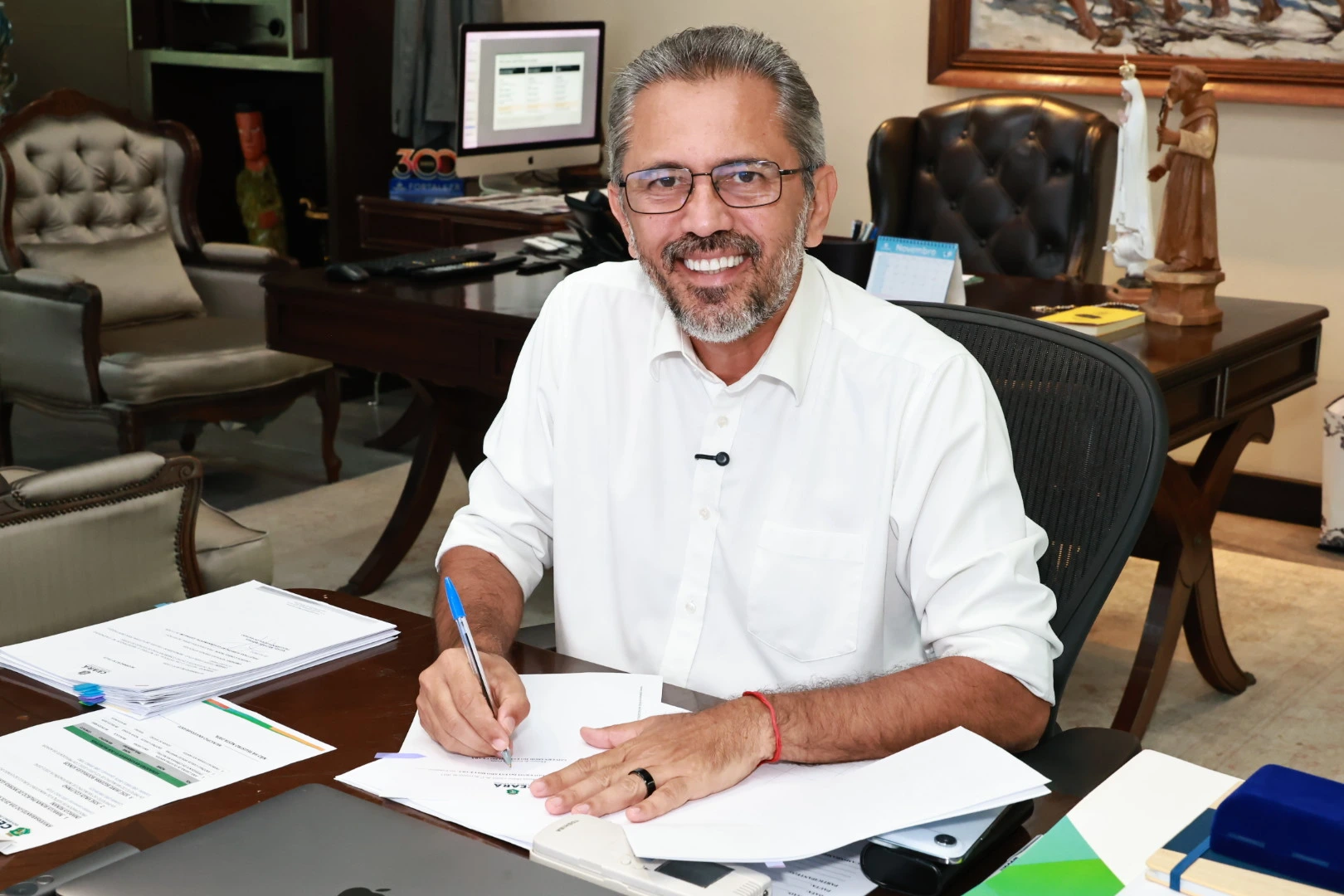 Governador Elmano de Freitas envia à Alece projeto de lei que zera IPVA de motoristas de aplicativo e entregadores 1 P19