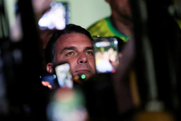 Todos os botões de destruição que Flávio Bolsonaro poderá apertar 1 WhatsApp Image 2026 10 05 at 18.45.48