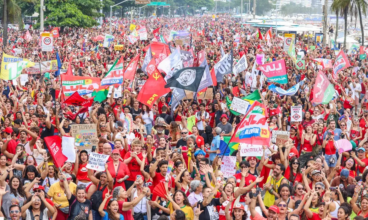 Manifestações em apoio a Lula continuam às vésperas do 2º turno 1 WhatsApp Image 2026 10 24 at 09.14.32
