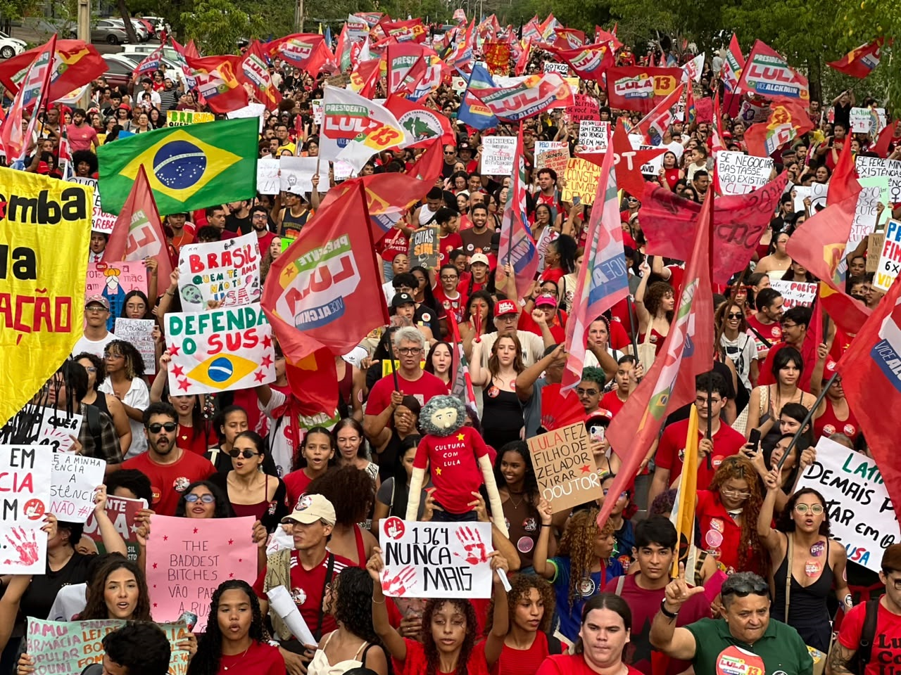 p05 manifestacoes em defesa de lula 01