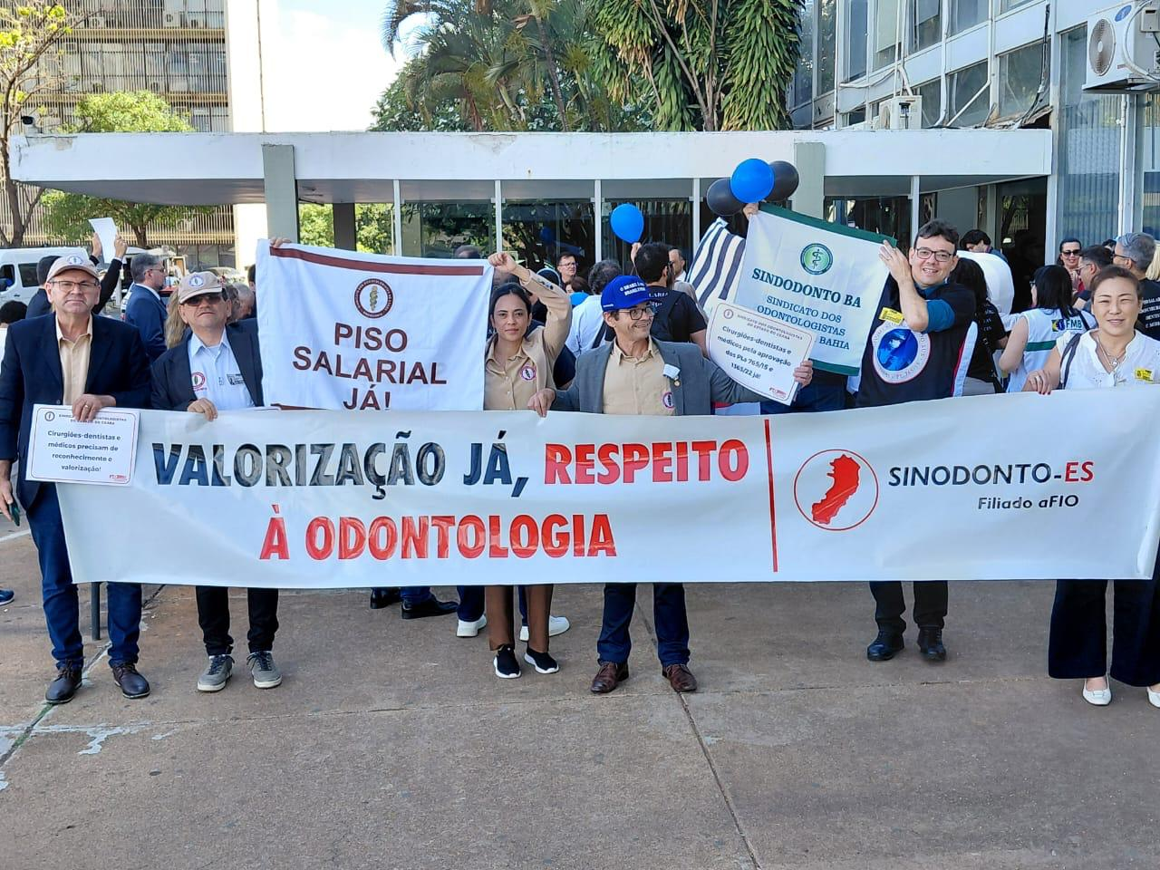 O que há de novo na odontologia? 1 p13 odontologia 08